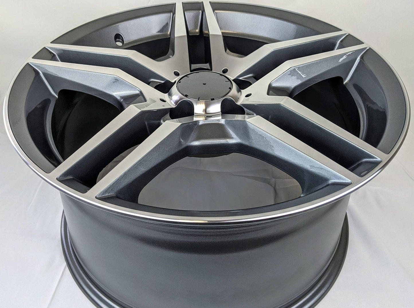 18" x 8.5" and 18" x 9.5" Gray Machined Rims