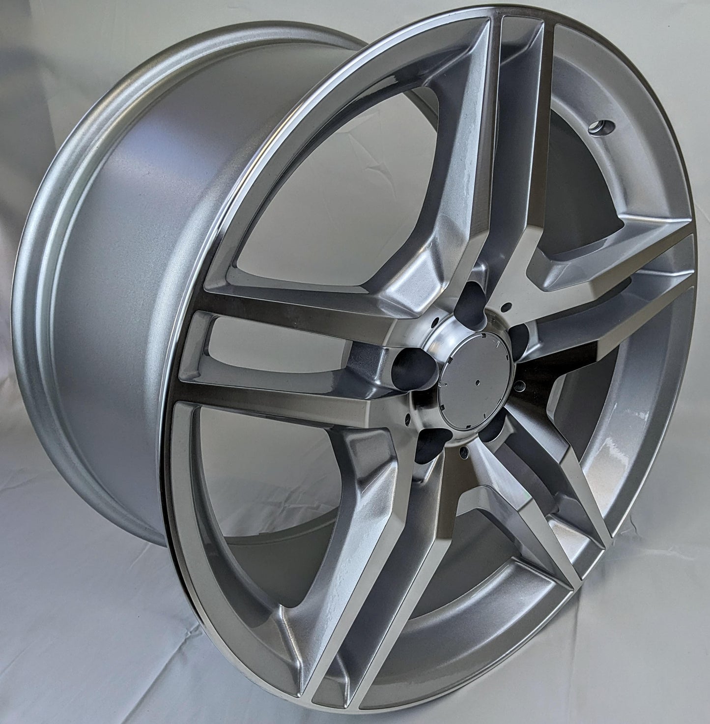 Set of 4 Wheels 18" x 8.5" and 18" x 9.5" Silver Machined Rims