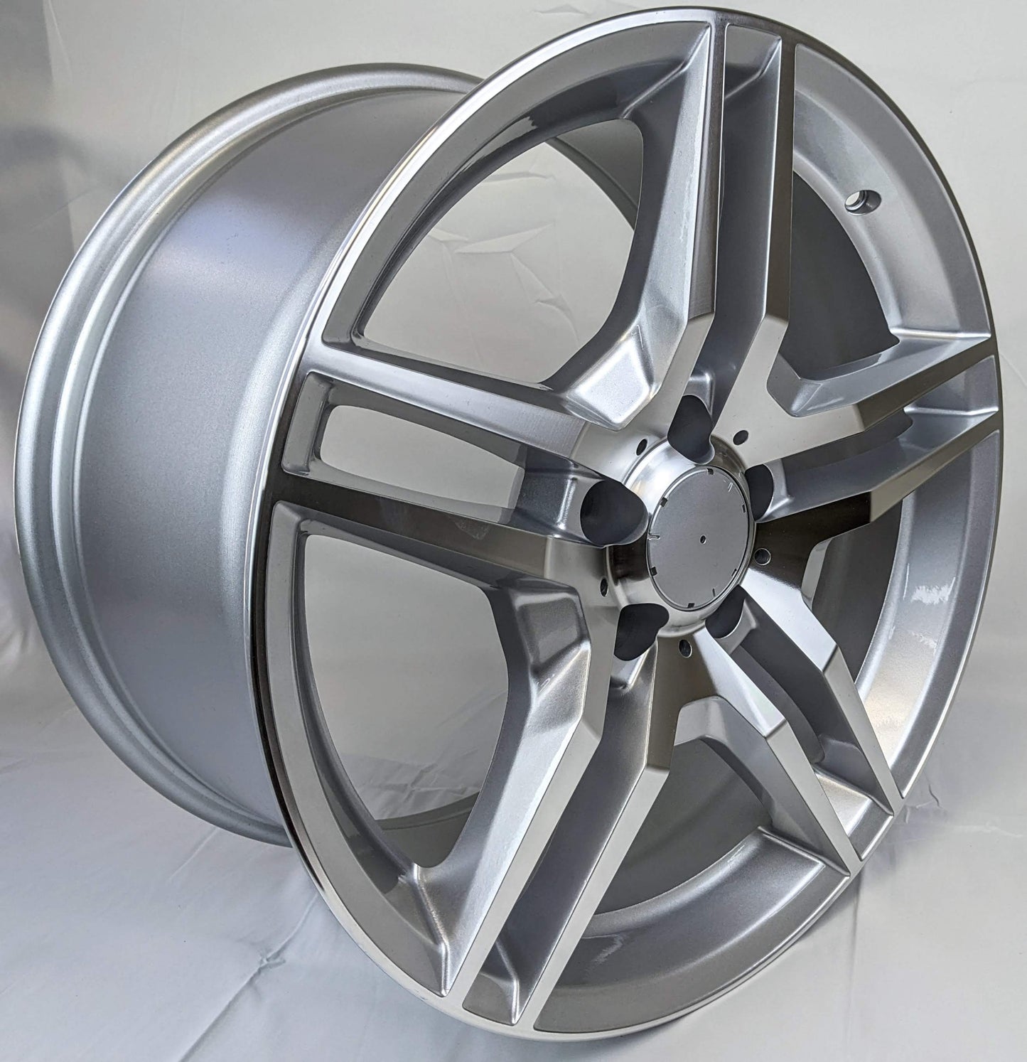 Set of 4 Wheels 18" x 8.5" and 18" x 9.5" Silver Machined Rims