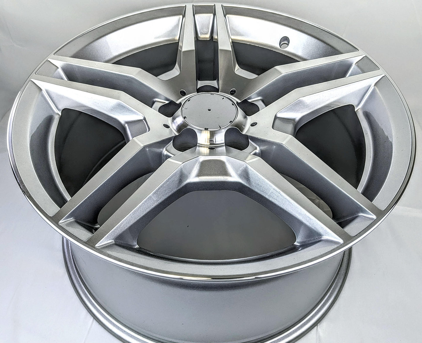 Set of 4 Wheels 18" x 8.5" and 18" x 9.5" Silver Machined Rims