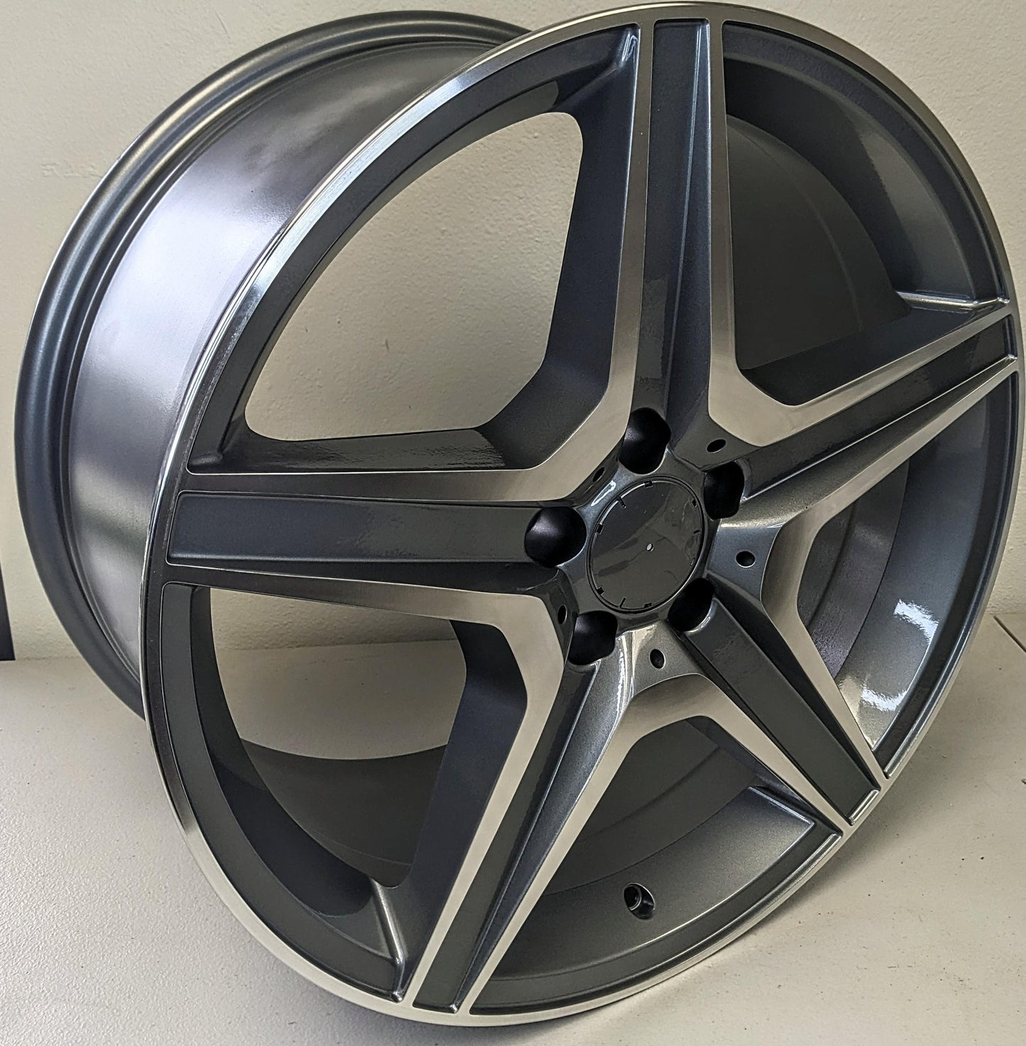 Set of 4 Wheels 19" x 8.5" and 19" x 9.5" Gunmetal Machined Wheels Rims