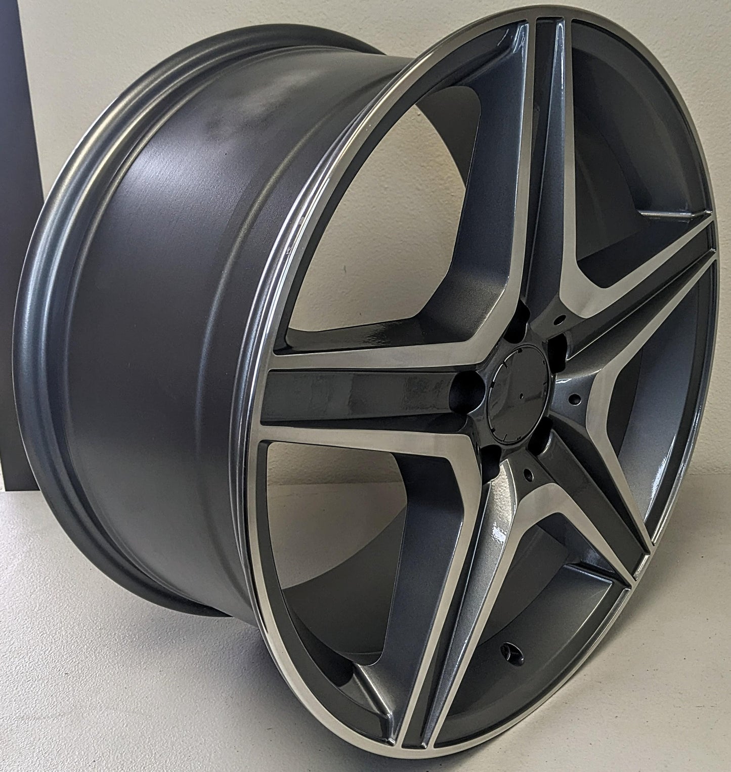 Set of 4 Wheels 19" x 8.5" and 19" x 9.5" Gunmetal Machined Wheels Rims