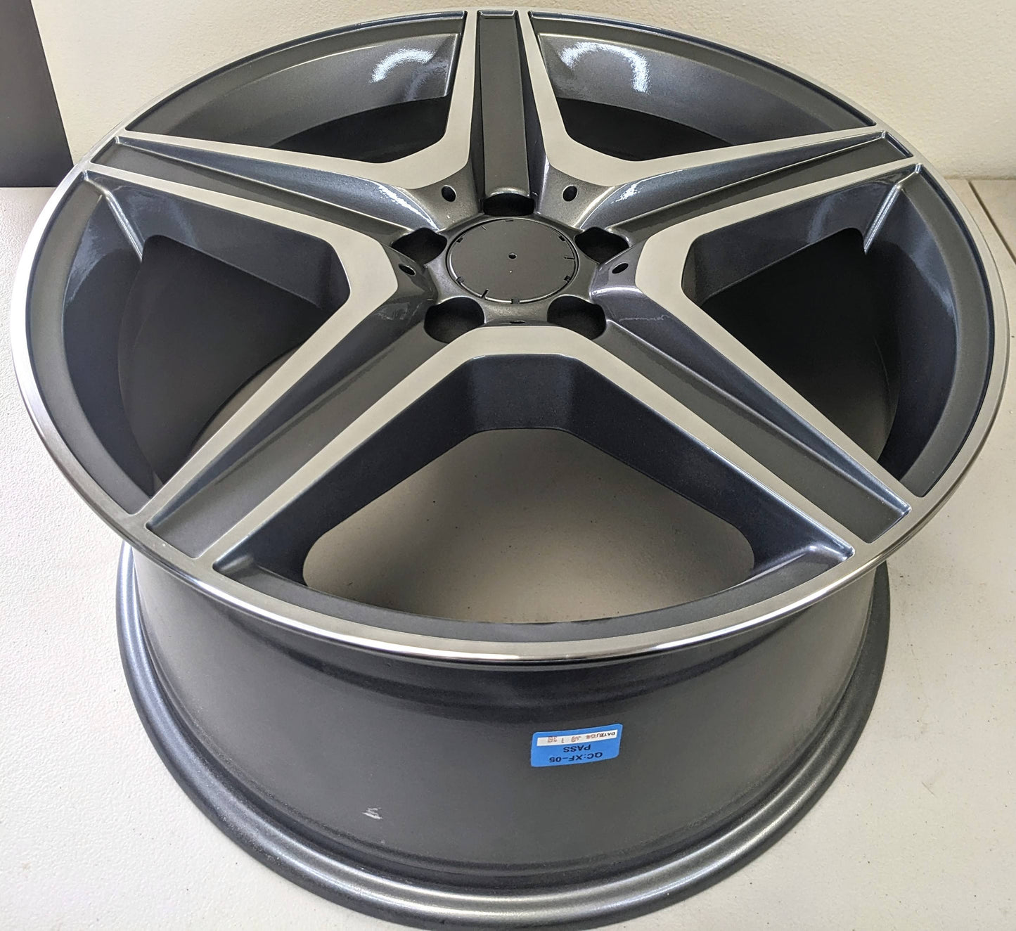 Set of 4 Wheels 19" x 8.5" and 19" x 9.5" Gunmetal Machined Wheels Rims