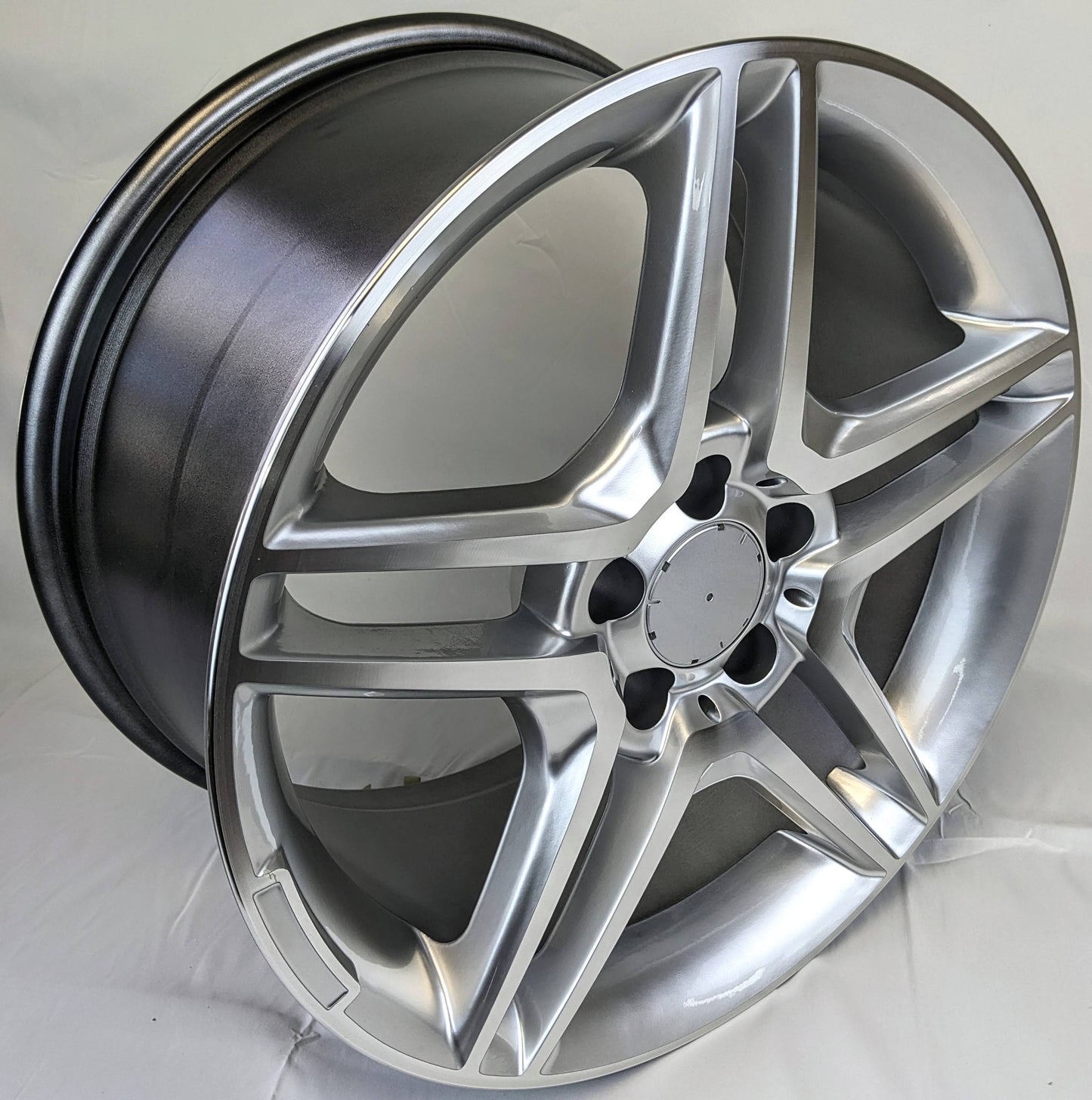 Set of 4 Wheels 18" x 8.5" and 18" x 9.5" Silver Machined Rims