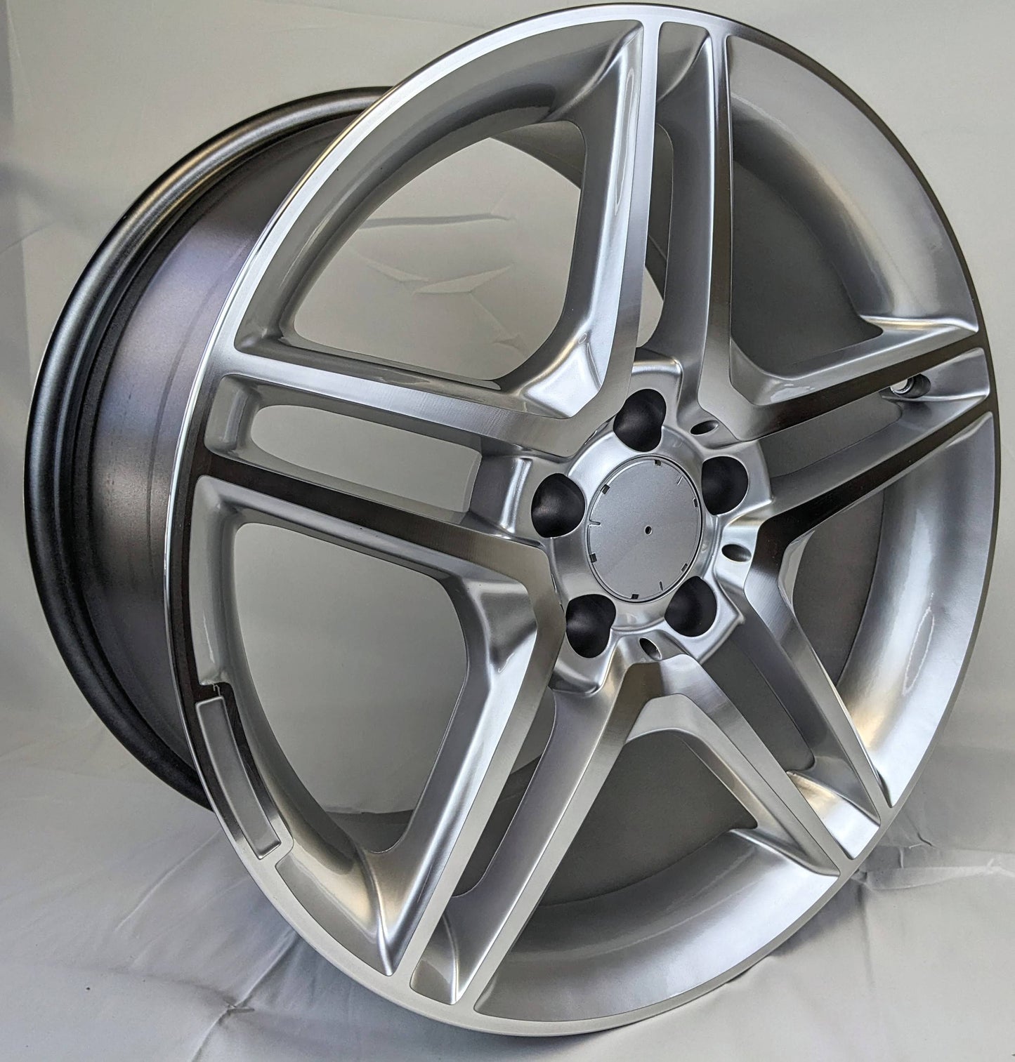 Set of 4 Wheels 18" x 8.5" and 18" x 9.5" Silver Machined Rims