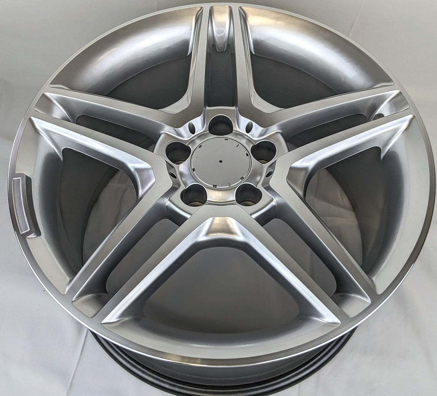 Set of 4 Wheels 18" x 8.5" and 18" x 9.5" Silver Machined Rims