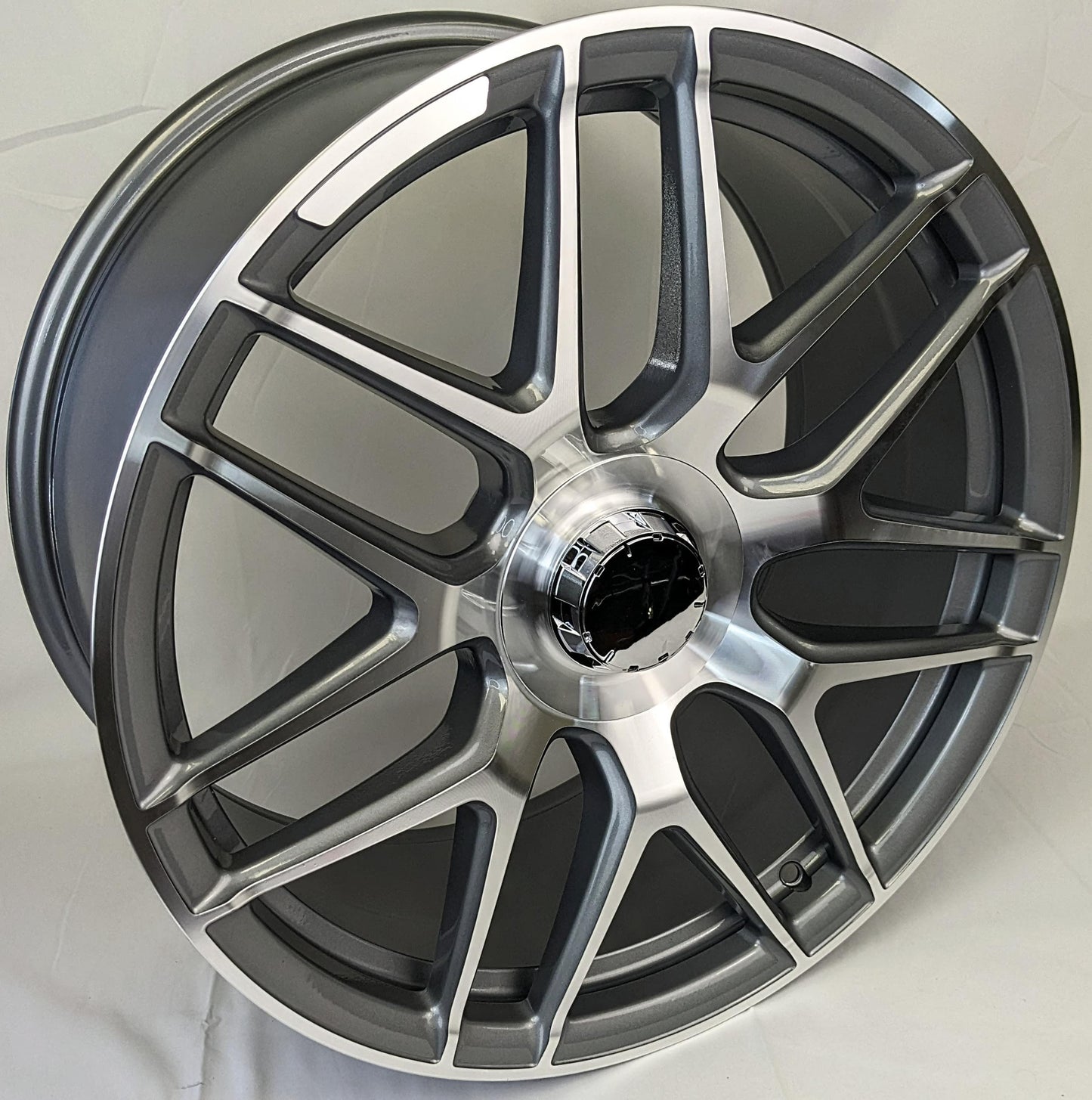 Set of 4 Wheels 20" x 8.5" and 20" x 9.5" Gray Machined Rims