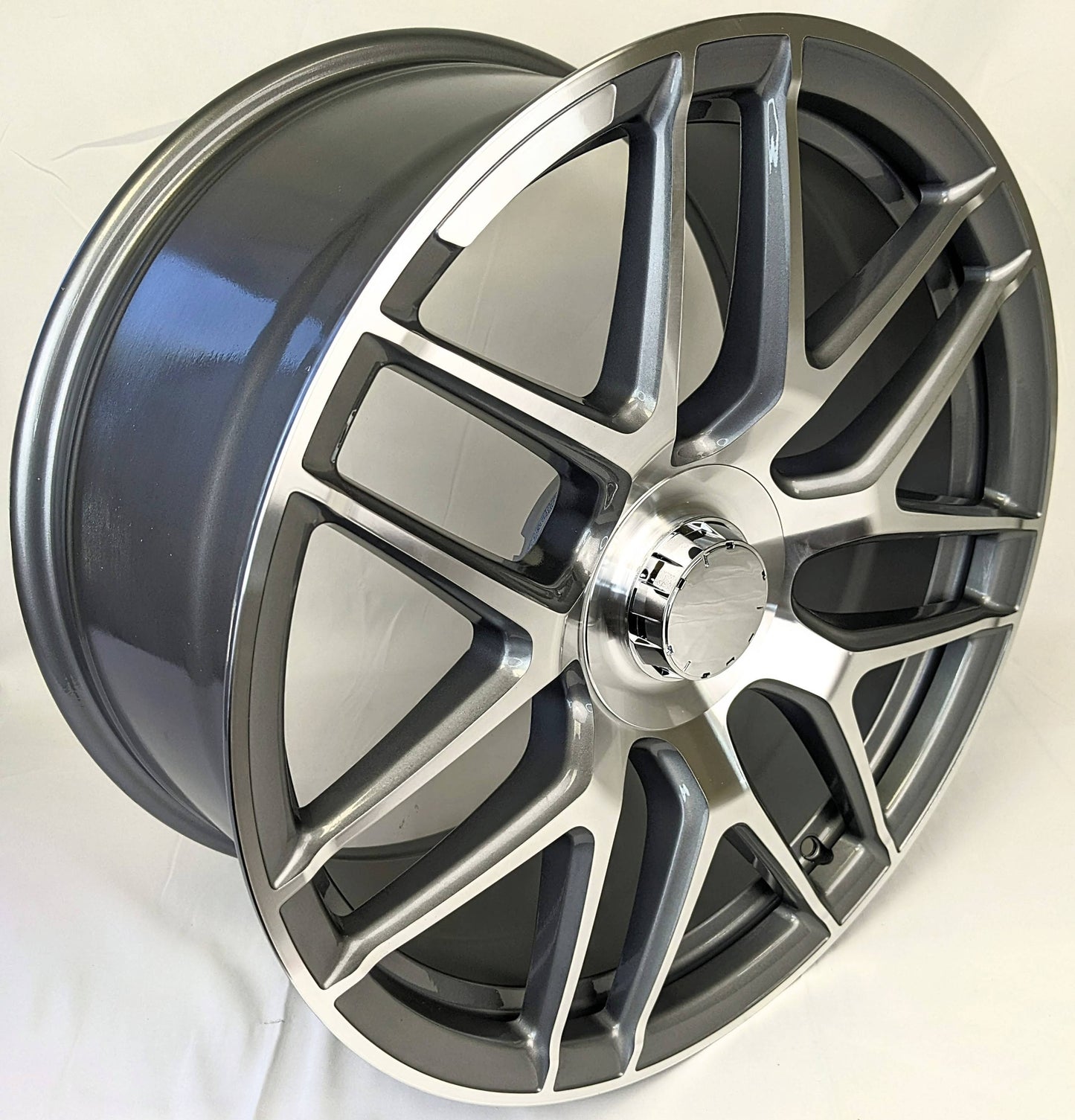 Set of 4 Wheels 20" x 8.5" and 20" x 9.5" Gray Machined Rims