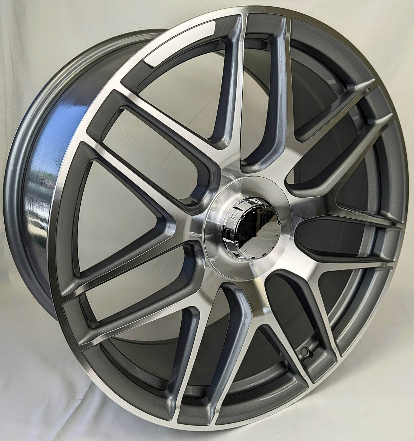 Set of 4 Wheels 20" x 8.5" and 20" x 9.5" Gray Machined Rims