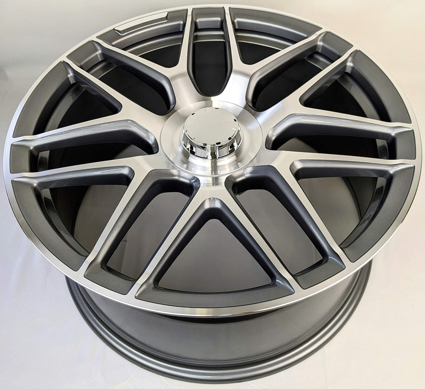 Set of 4 Wheels 20" x 8.5" and 20" x 9.5" Gray Machined Rims