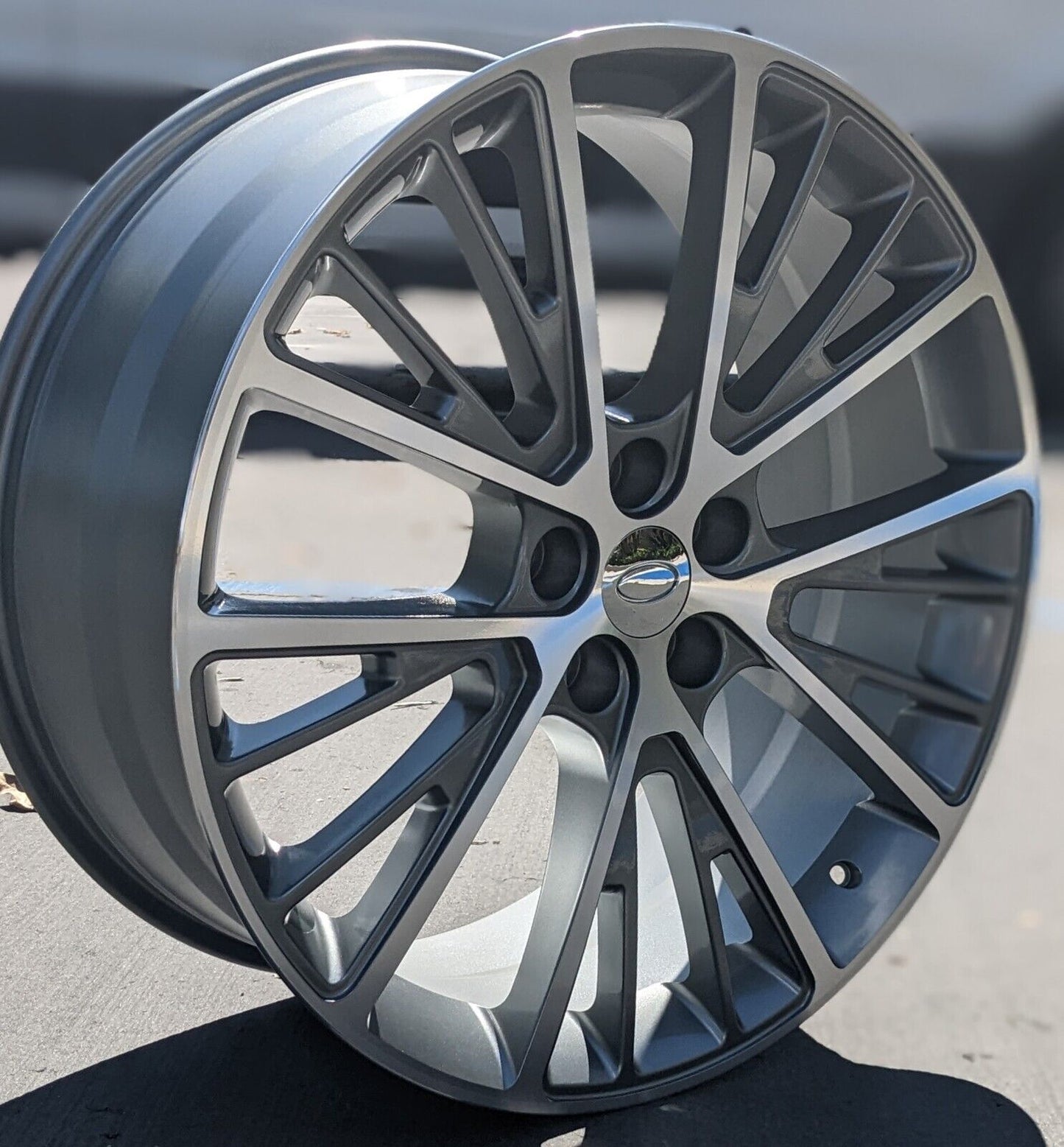 Set of 4 Wheels 22" x 9.5" Gray Machined Rims