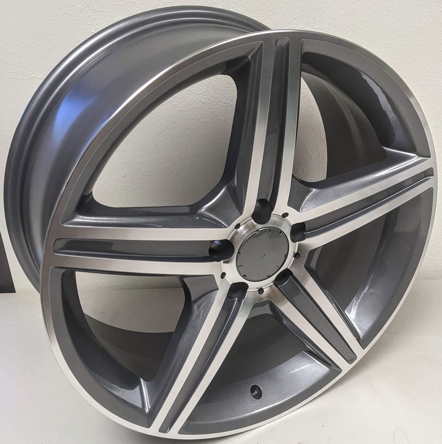 Set of 4 Wheels 18" x 8.5" and 18" x 9.5" Gray Machined Wheels Rims