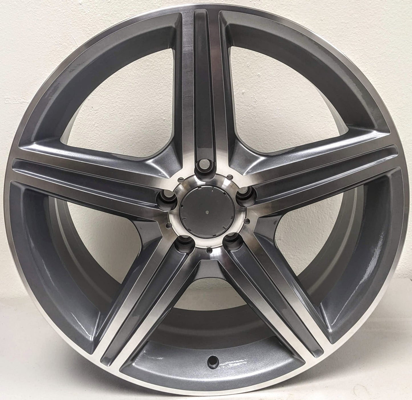 Set of 4 Wheels 18" x 8.5" and 18" x 9.5" Gray Machined Wheels Rims