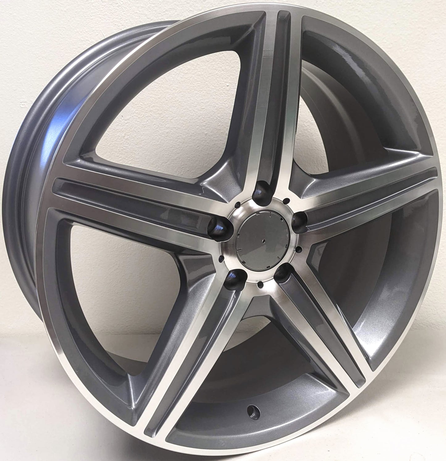 Set of 4 Wheels 18" x 8.5" and 18" x 9.5" Gray Machined Wheels Rims